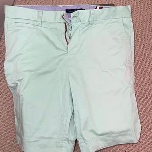 LIKE NEW lightly worn Tommy himfigher teal shorts. 33W